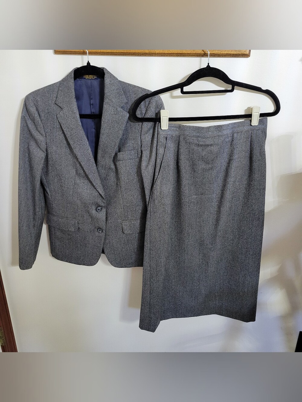 Brooks Brothers Classic Gray Women's Skirt Suit - Two-Piece Blazer & Skirt